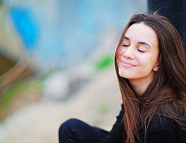 मौन और स्मित